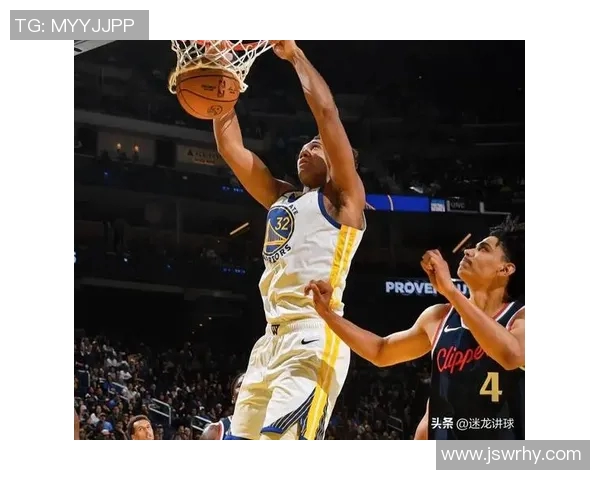 快船晒比尔对阵勇士赛场照并配文比尔的这次封盖！