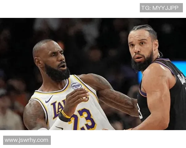 湖人对阵太阳裁判报告，詹姆斯没有对狄龙犯规，布克三分犯规判罚正确